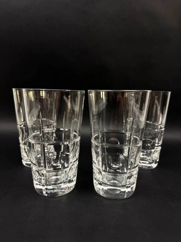 4 verres à eau en cristal de Sèvres 14,5 cm modèle taillé à facettes et pastilles