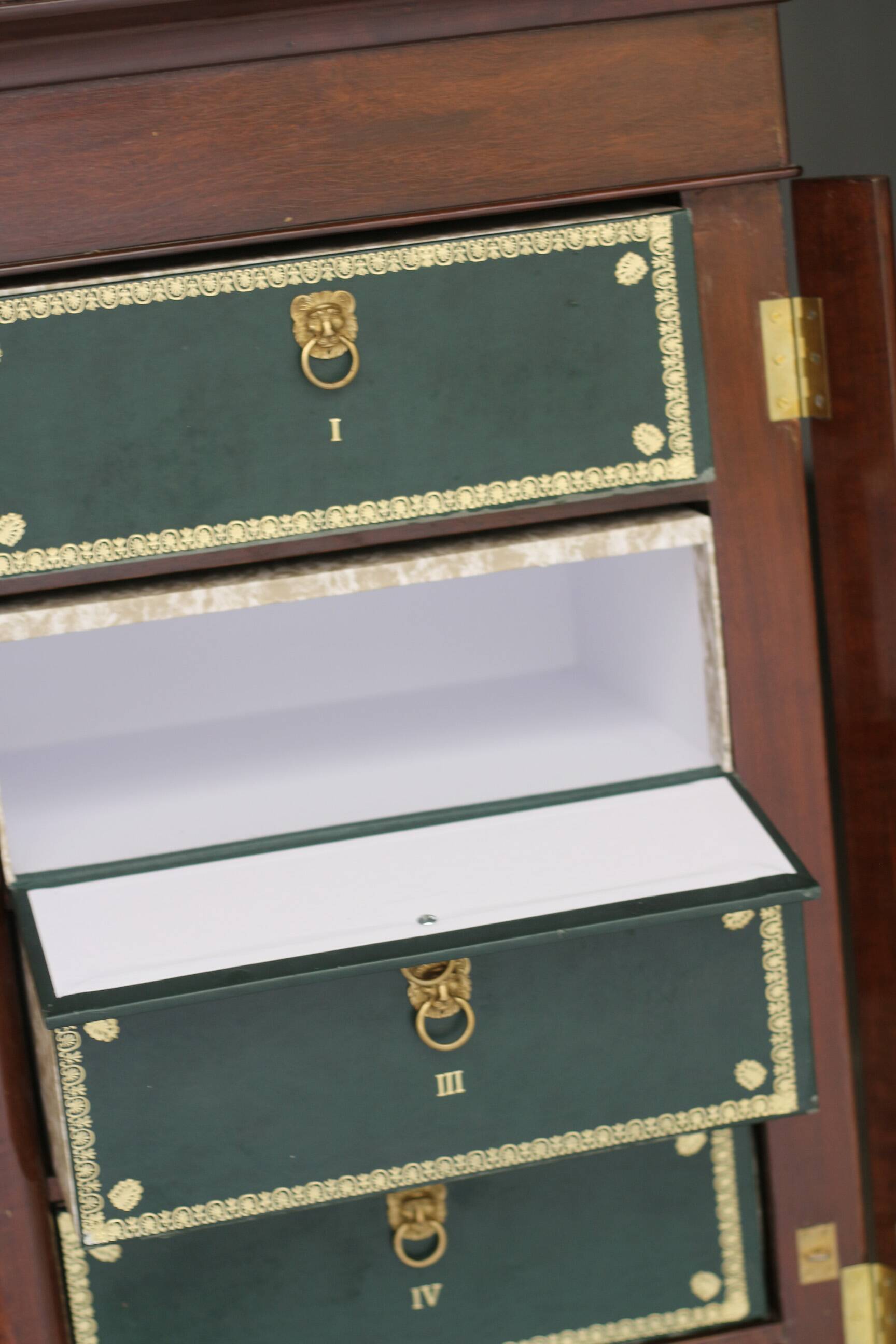 Elegant notary's cardboard box in mahogany, early 20th century.