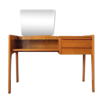 Vintage 60s vanity