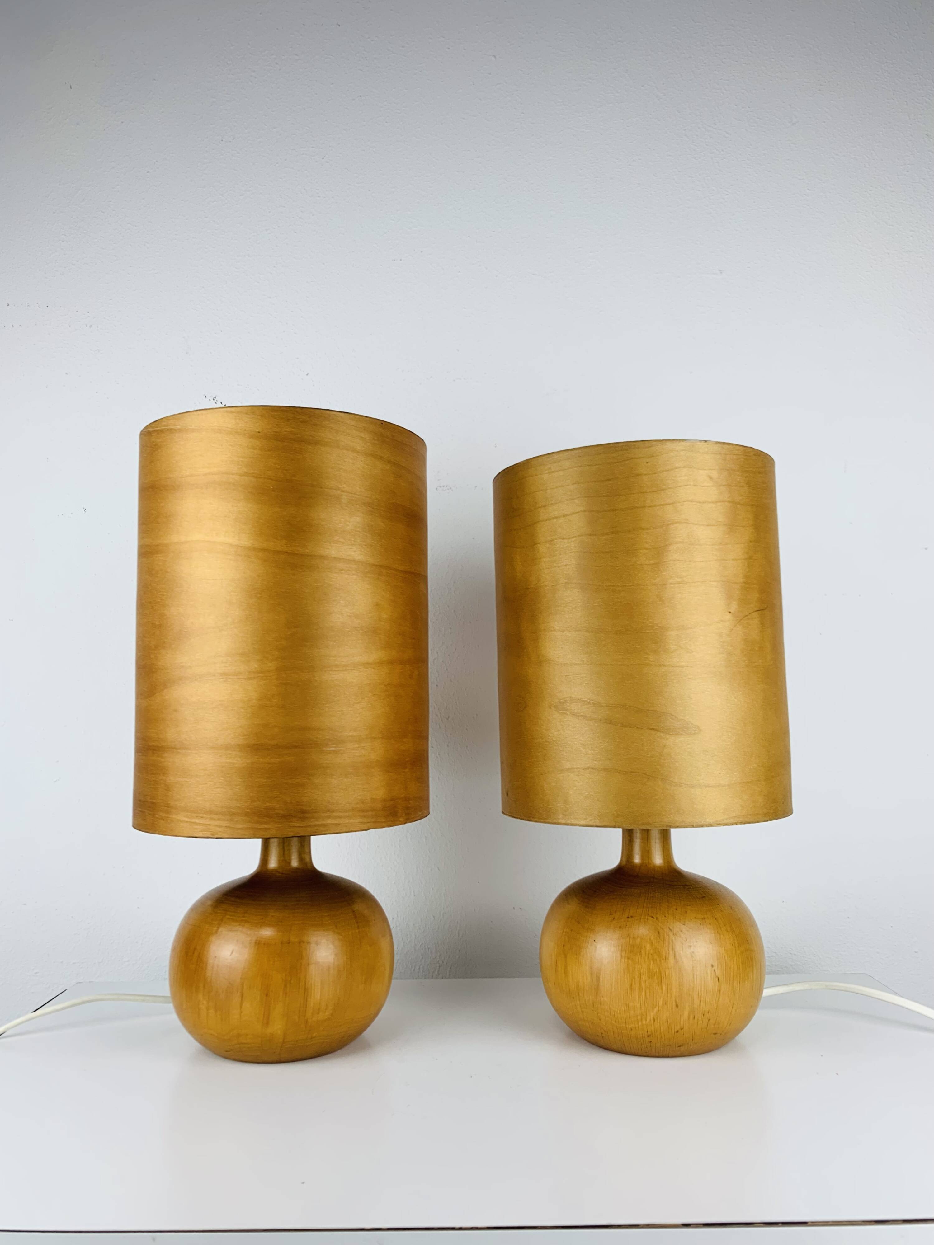 Paire de lampes boule en bois de style scandinave, années 60