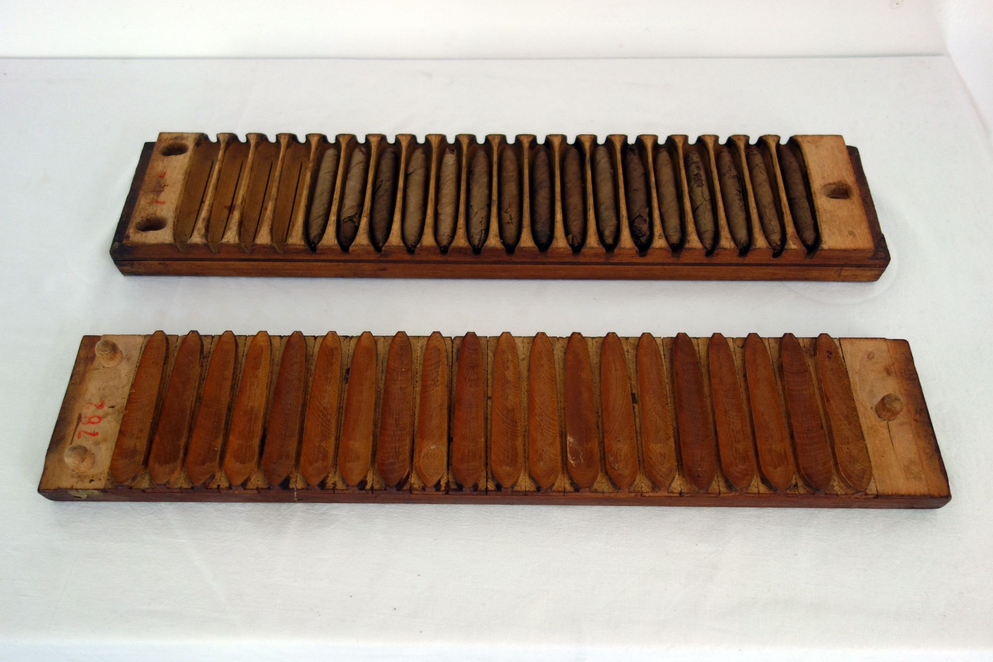 Old Perlu Vorm beech cigar mold or press, Holland circa 1950