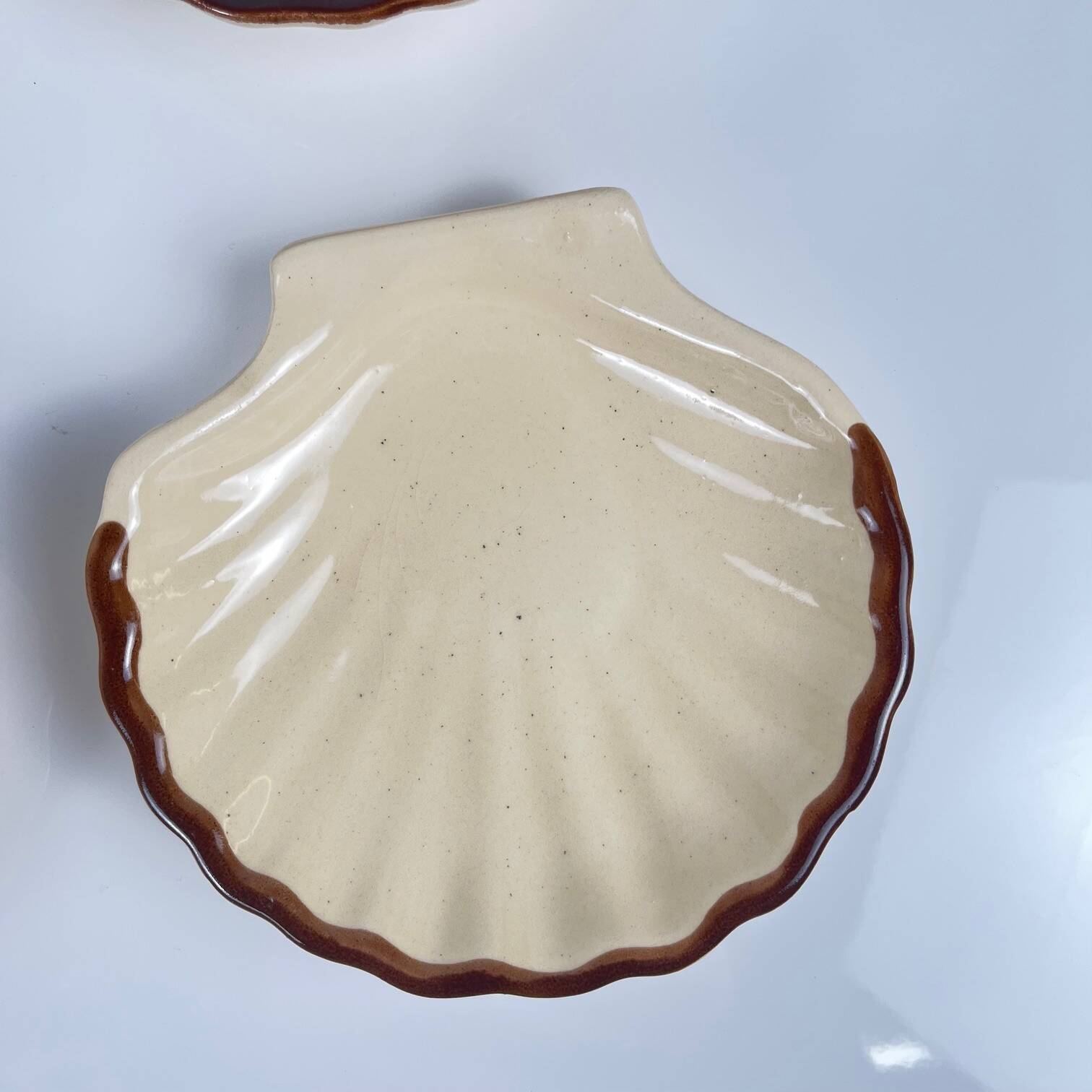 Set of 6 ceramic scallop shells by E. Henry, 1960