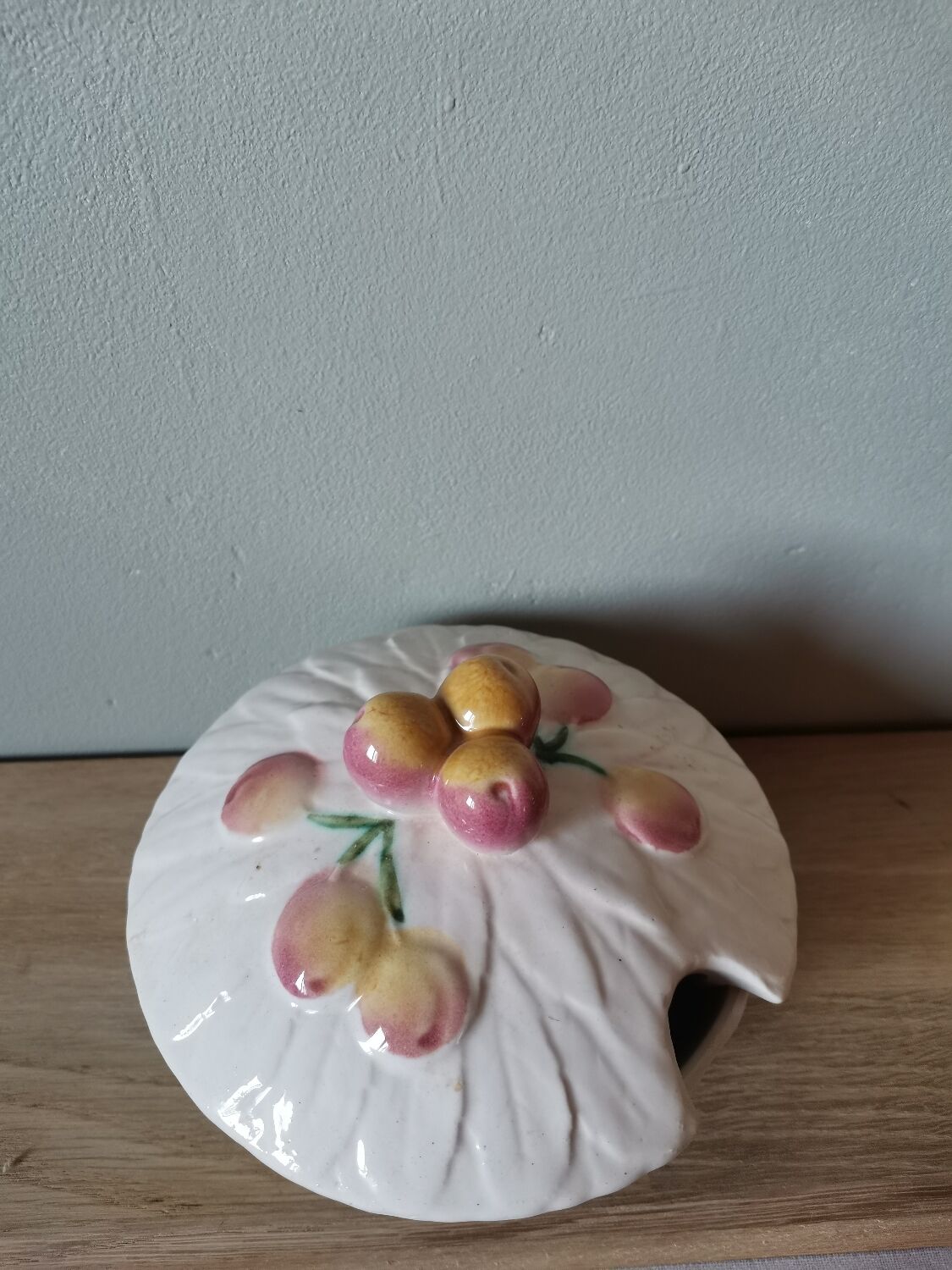 Vintage sugar bowl in slip Sarreguemines Digoin