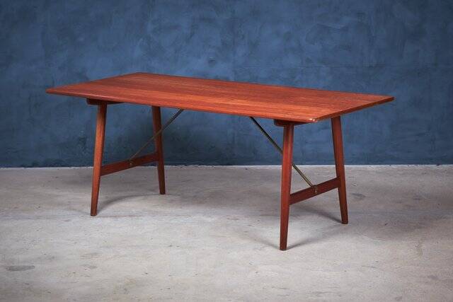 Table de Chasse avec Pieds Croisés par Erhard Rasmussen, Norvège, 1960s