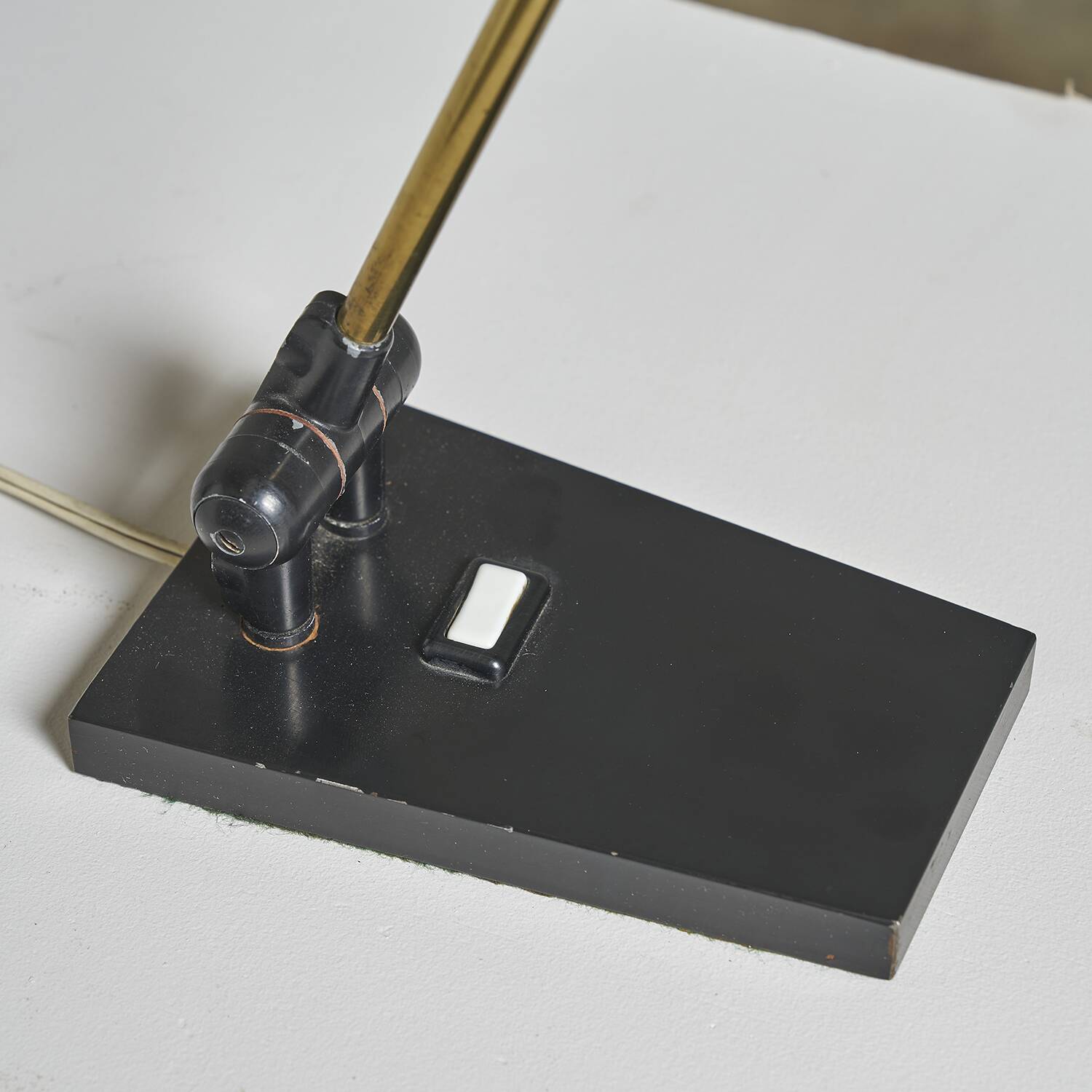 Articulated table lamp