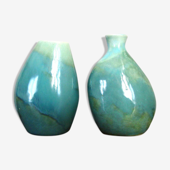 Duo of blue iridescent vases