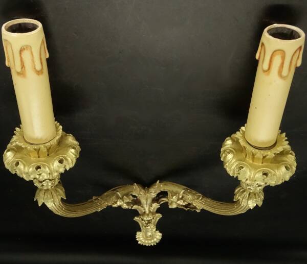 Large pair of Louis XVI style wall sconces from the 19th century - gilded bronze.