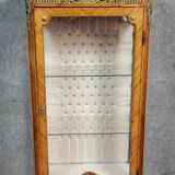 Vitrine de style Louis XV en bois de rose et bronzes dorés