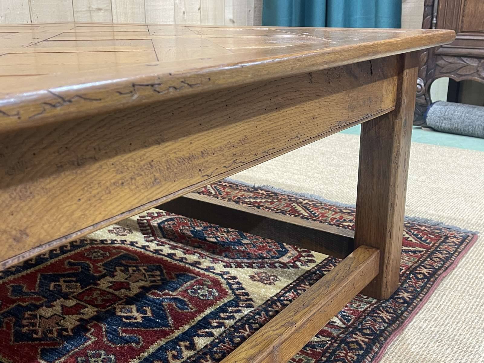 Table basse en chêne des années 1950