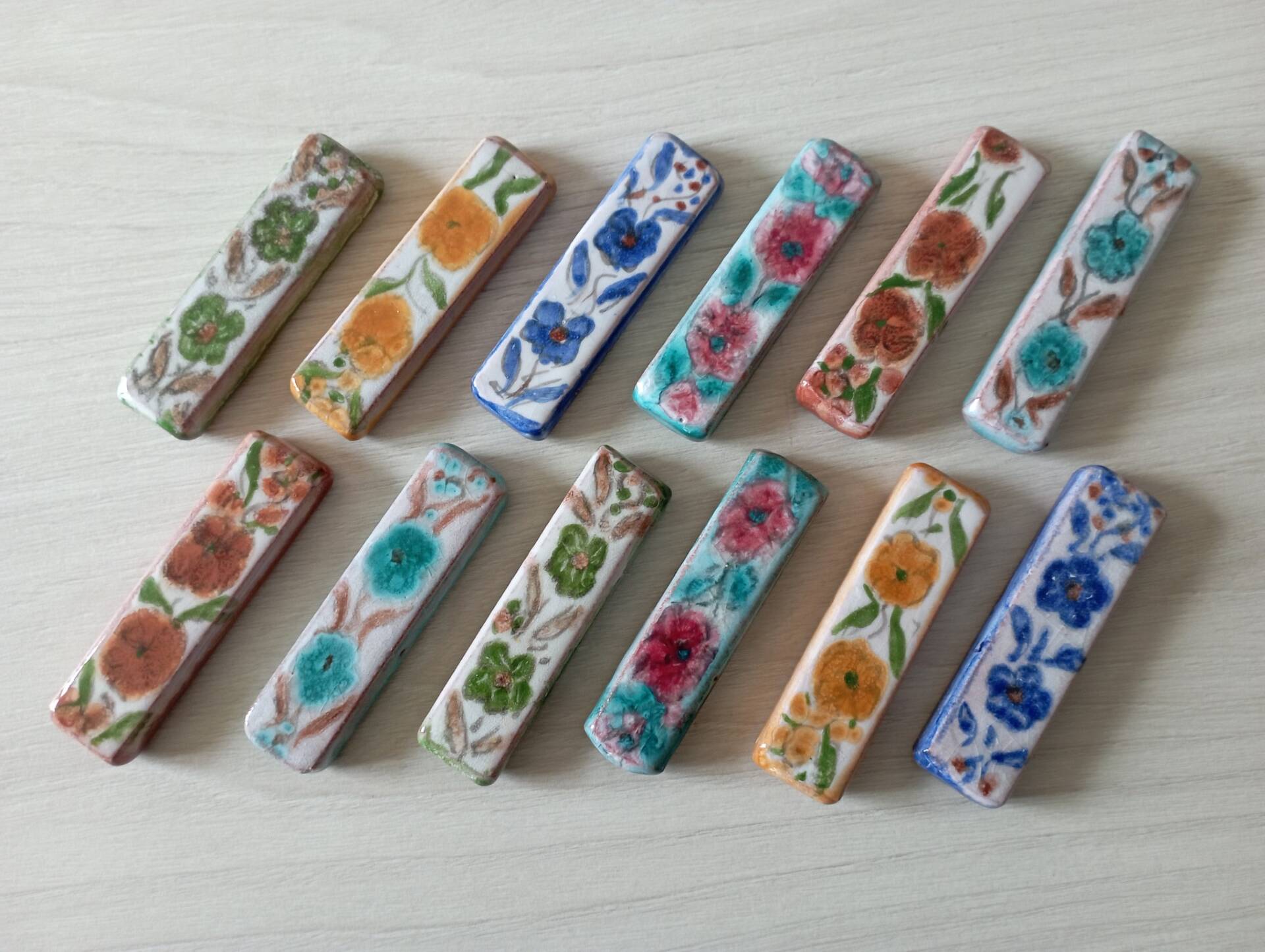 Set of 12 terracotta knife holders