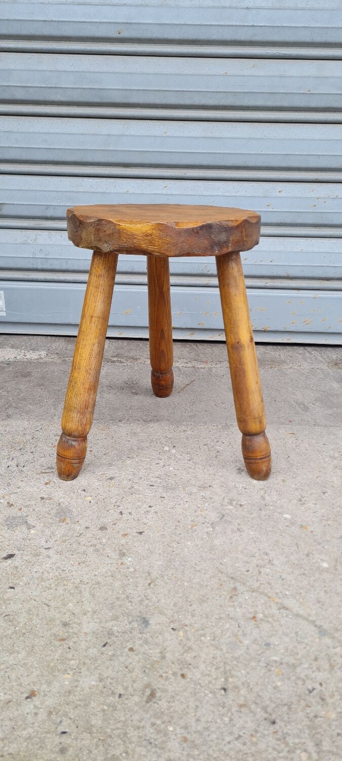 Tripod stool