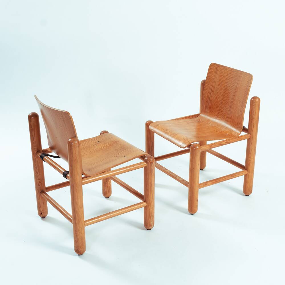 2 Knud Friis & Elmar Moltke Nielsen (Friis & Moltke) Pine dining Chairs