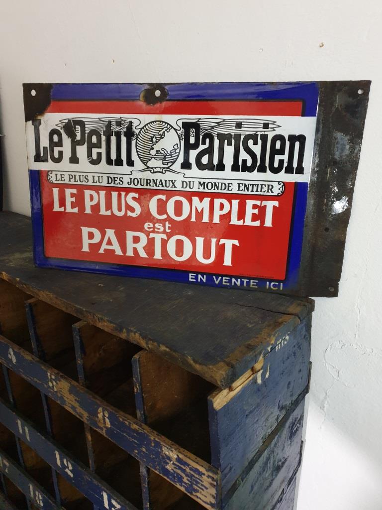 Le Petit Parisien enamelled plate