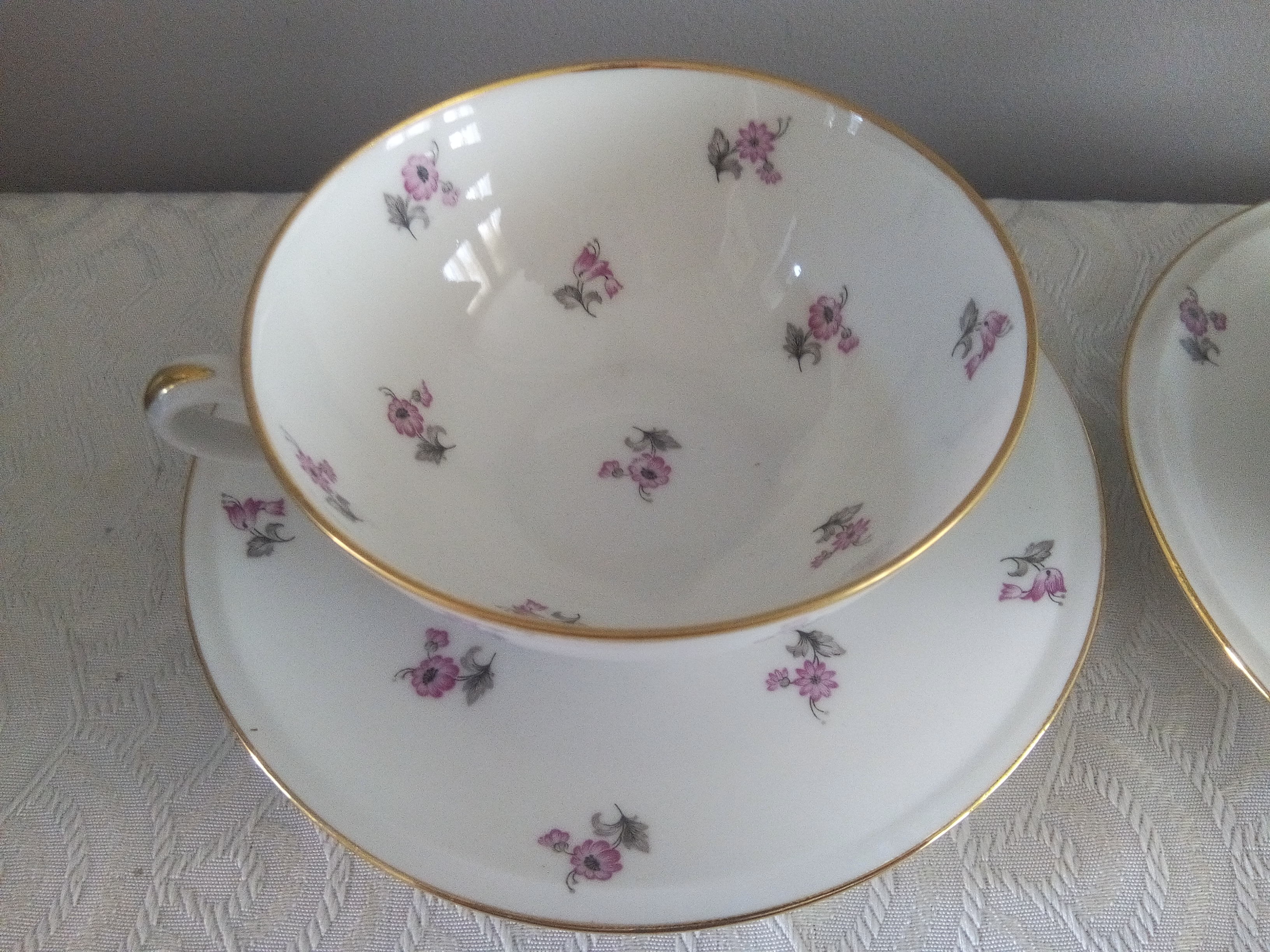 Duo of chocolate cups porcelaine de limoges