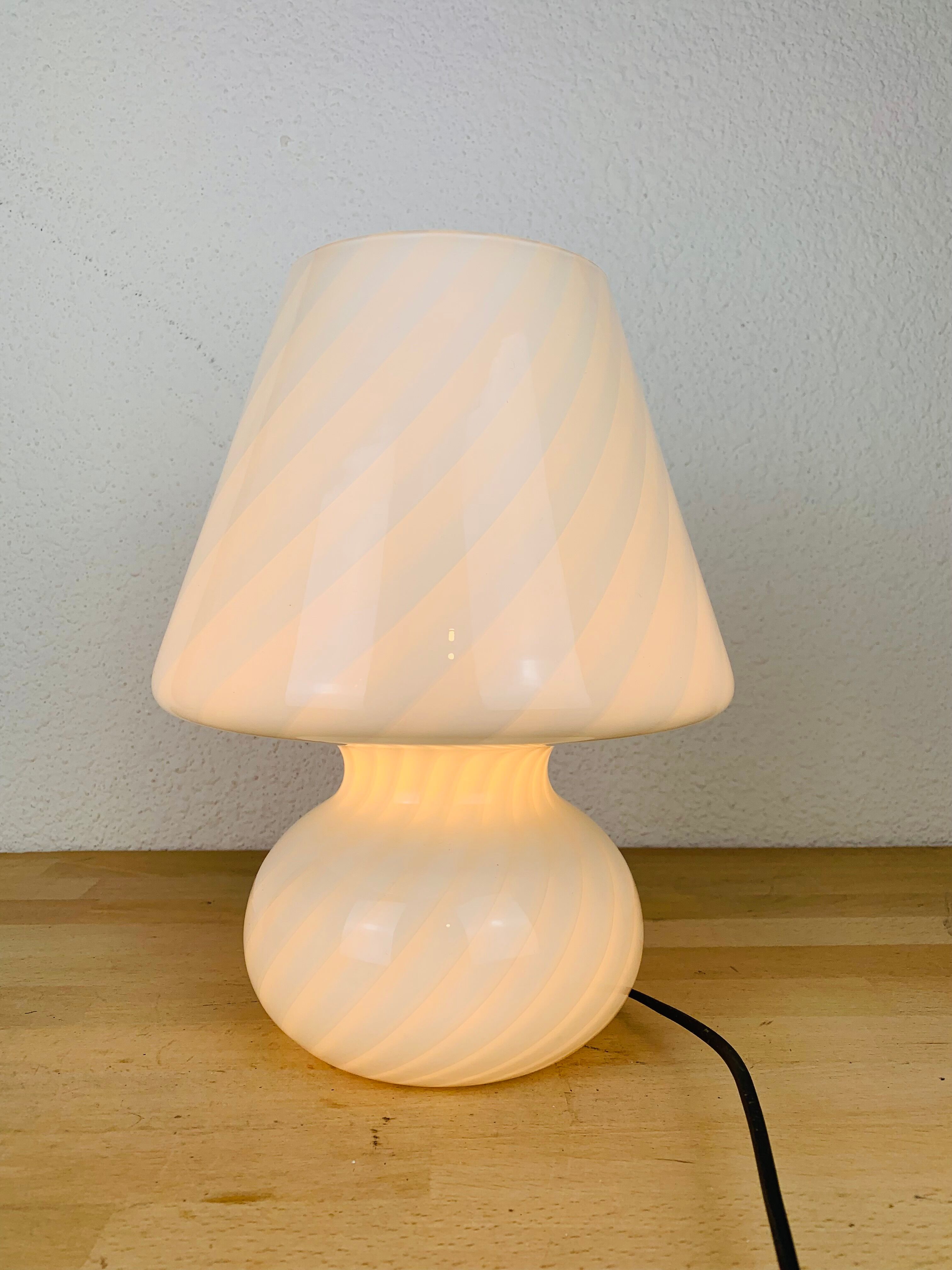 Mushroom lamp Murano white 70's