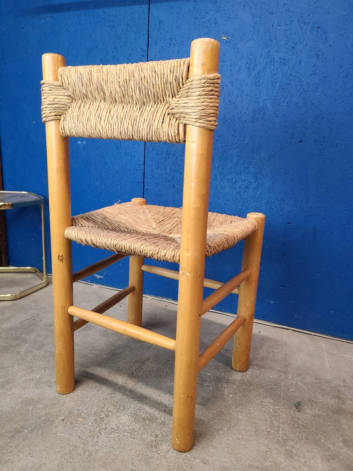 Chaise paillée bois clair vintage style Perriand