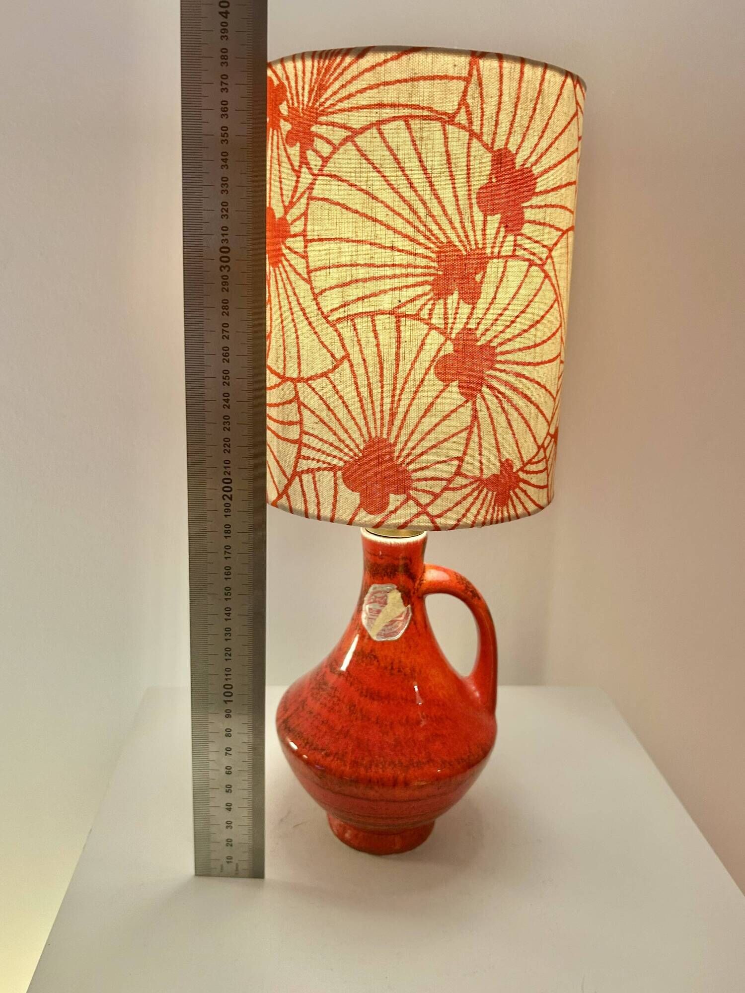 Small accent lamp by Bay Keramik – cordless with Japanese lotus fabric.