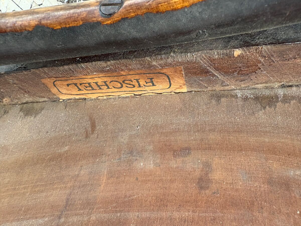 Chaise bistrot Fischel en bois gaufré