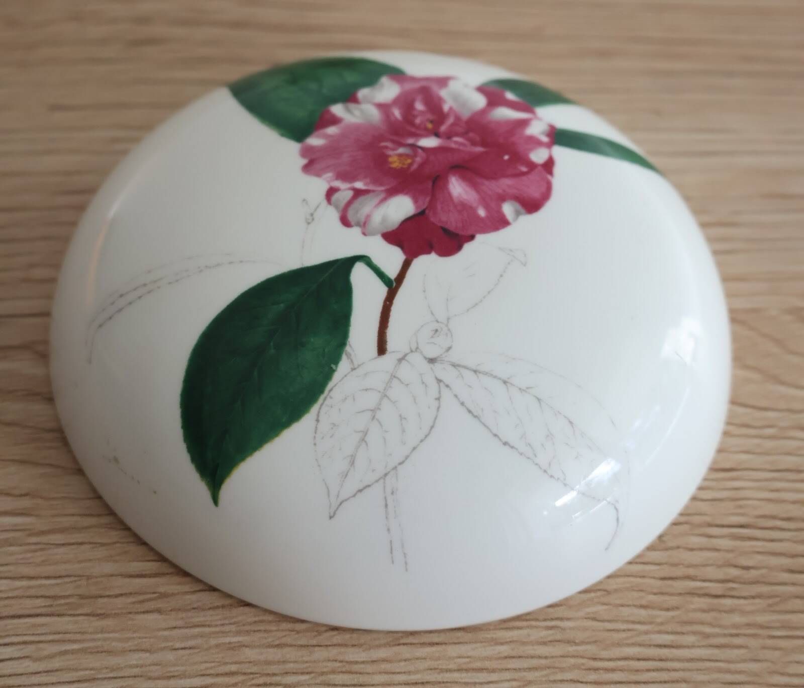 Villeroy & boch porcelain jewelry box model "camelia canduiflora"