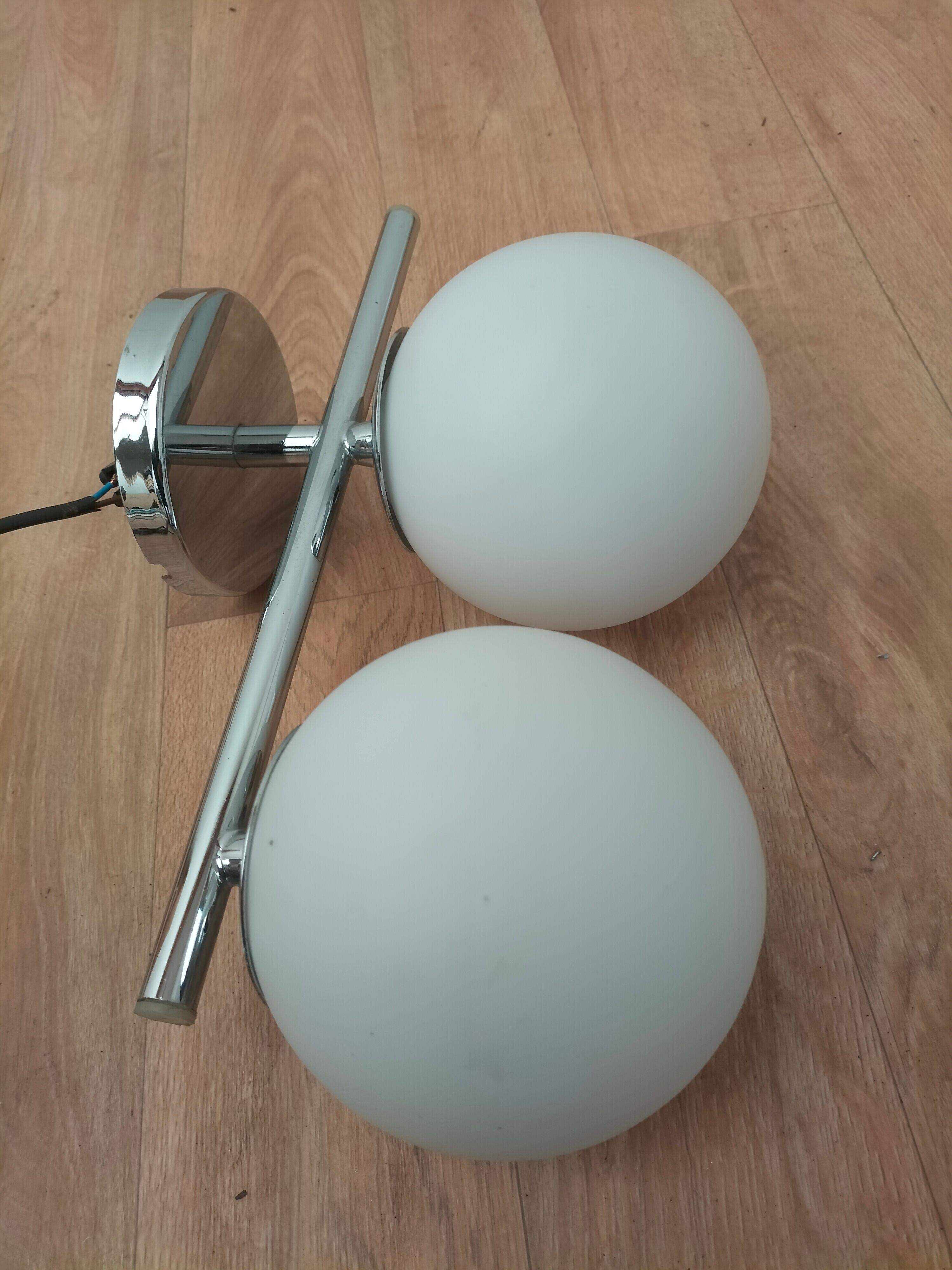 Wall lamp balls