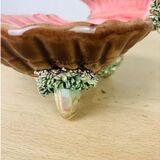 Empty pocket shell slip soap holder