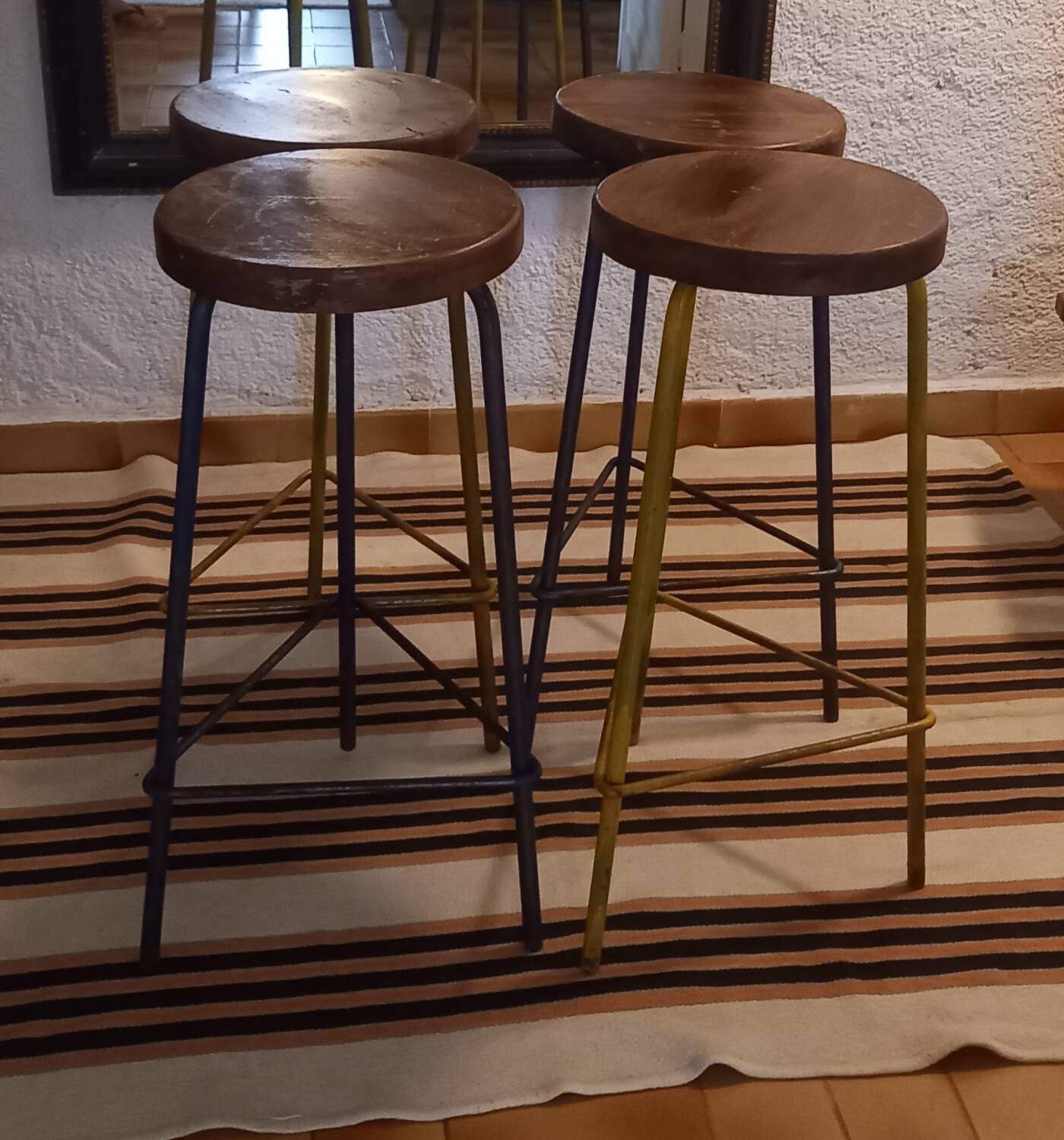 Set of 4 stools