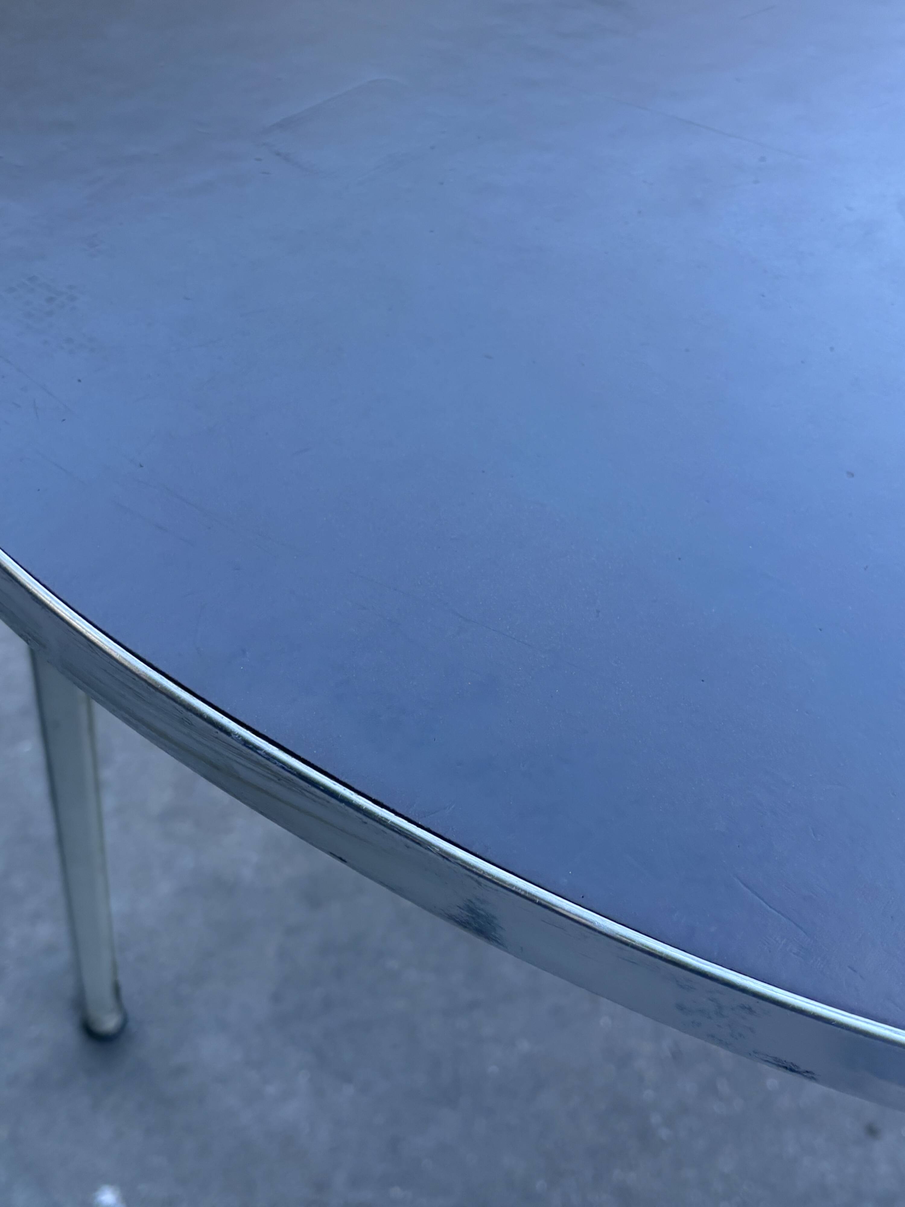 Friso Kramer Reform table round with linoleum top 1960