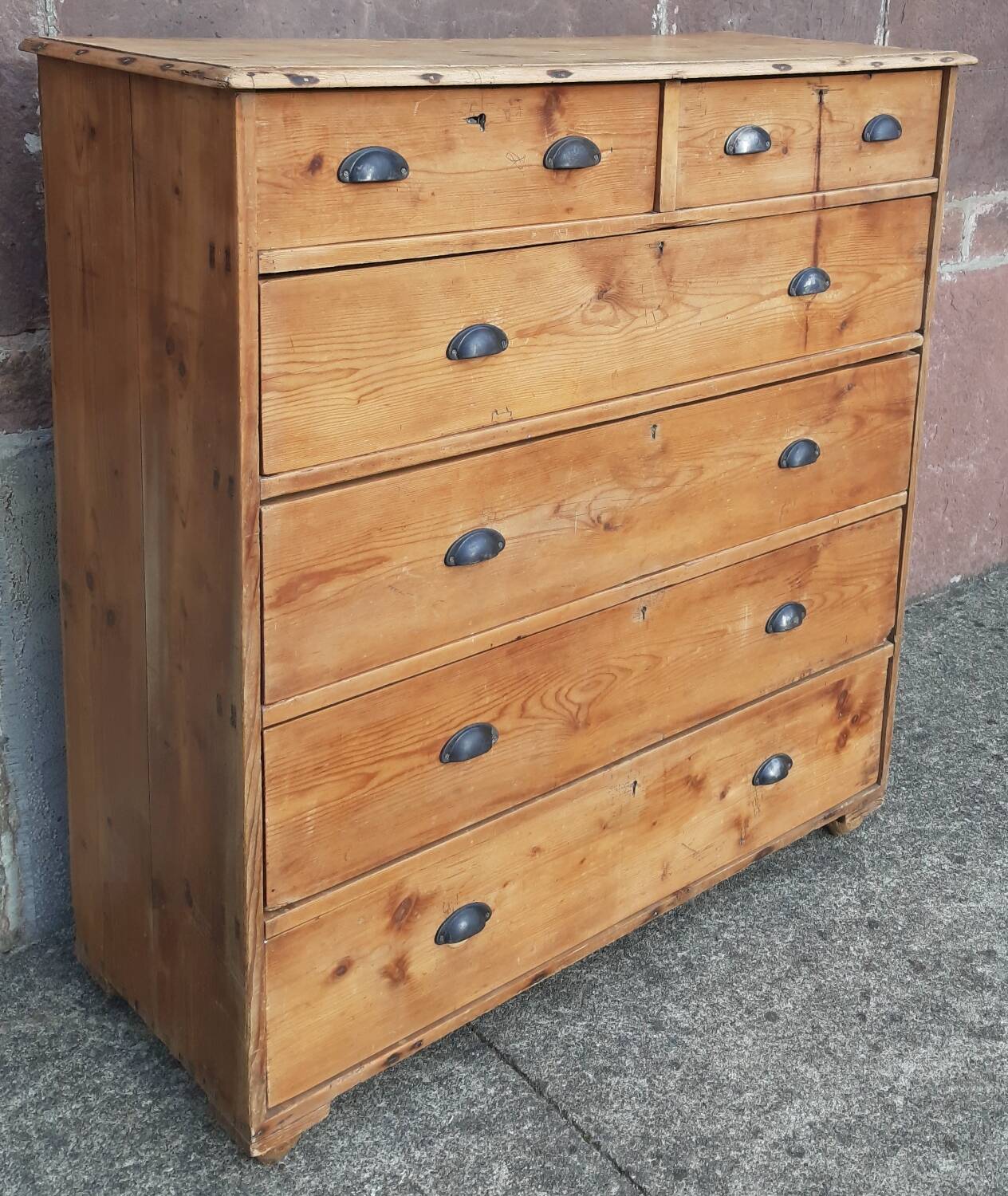 Commode ou meuble à tiroirs