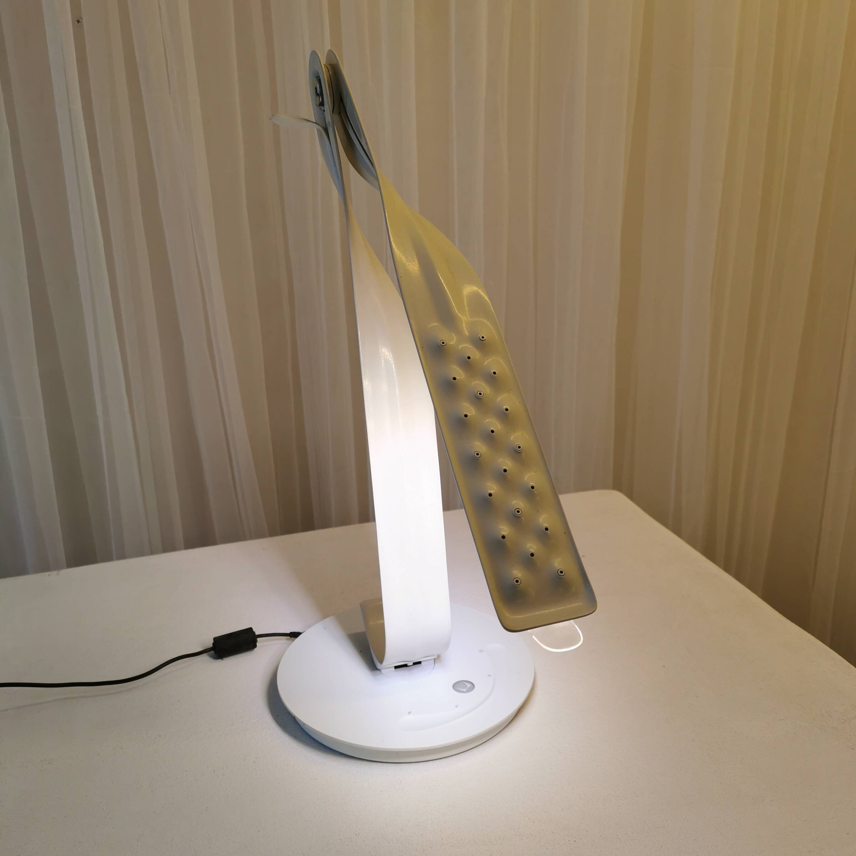“Herman Miller” lamp