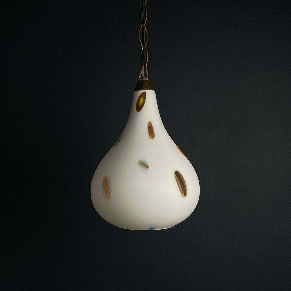 Murano opaline glass pendant lamp from the mid-century by Stilnovo, 1950s.