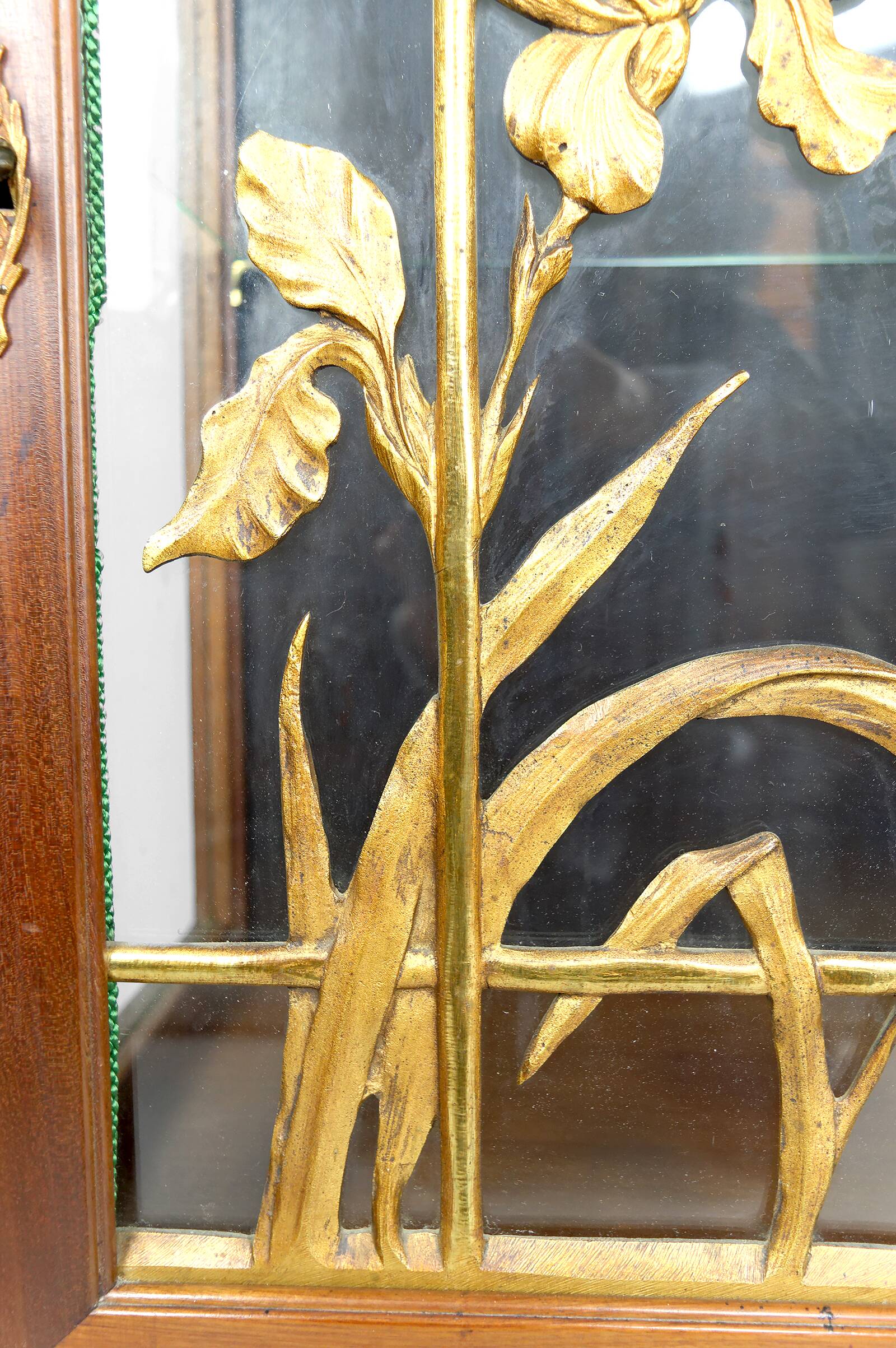 Art Nouveau display case, bronzes and carved wood on a floral theme, circa 1900