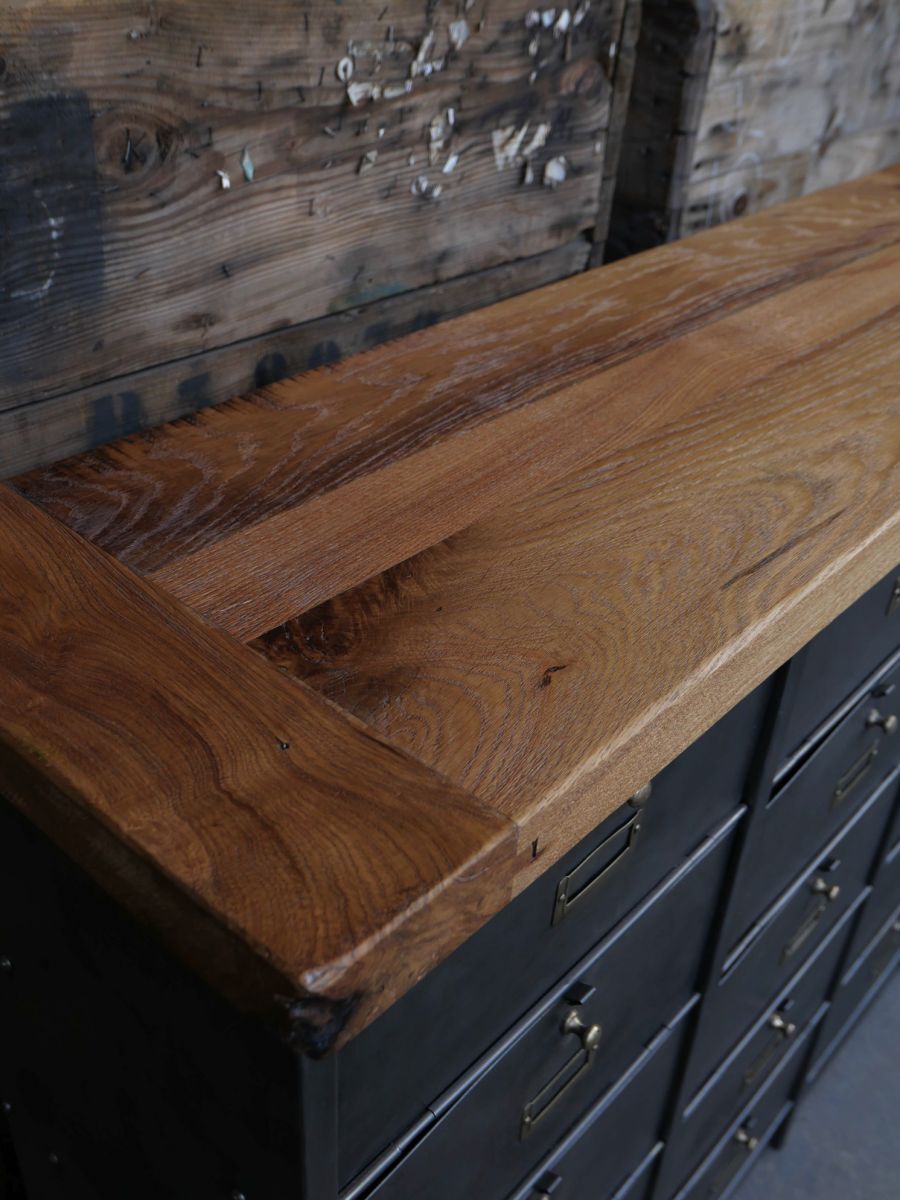 Furniture clamshell, Roneo 15 tray oak lockers