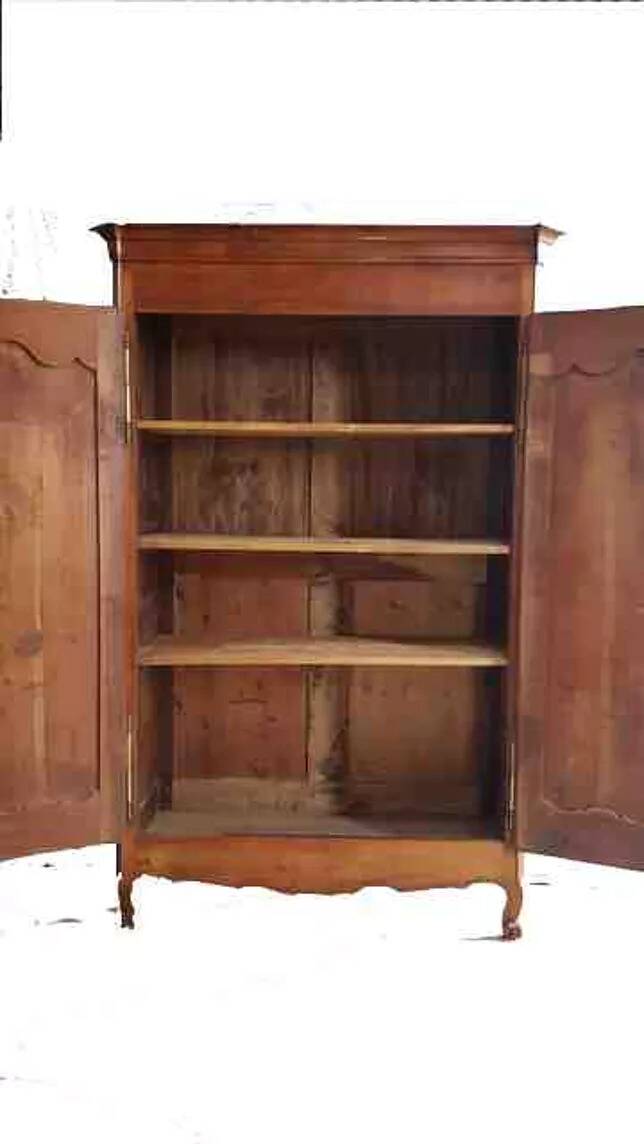 Armoire en merisier patine caramel