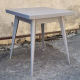 Table Tolix, industrial design, and its 3 folding chairs, designed by Xavier Pauchard