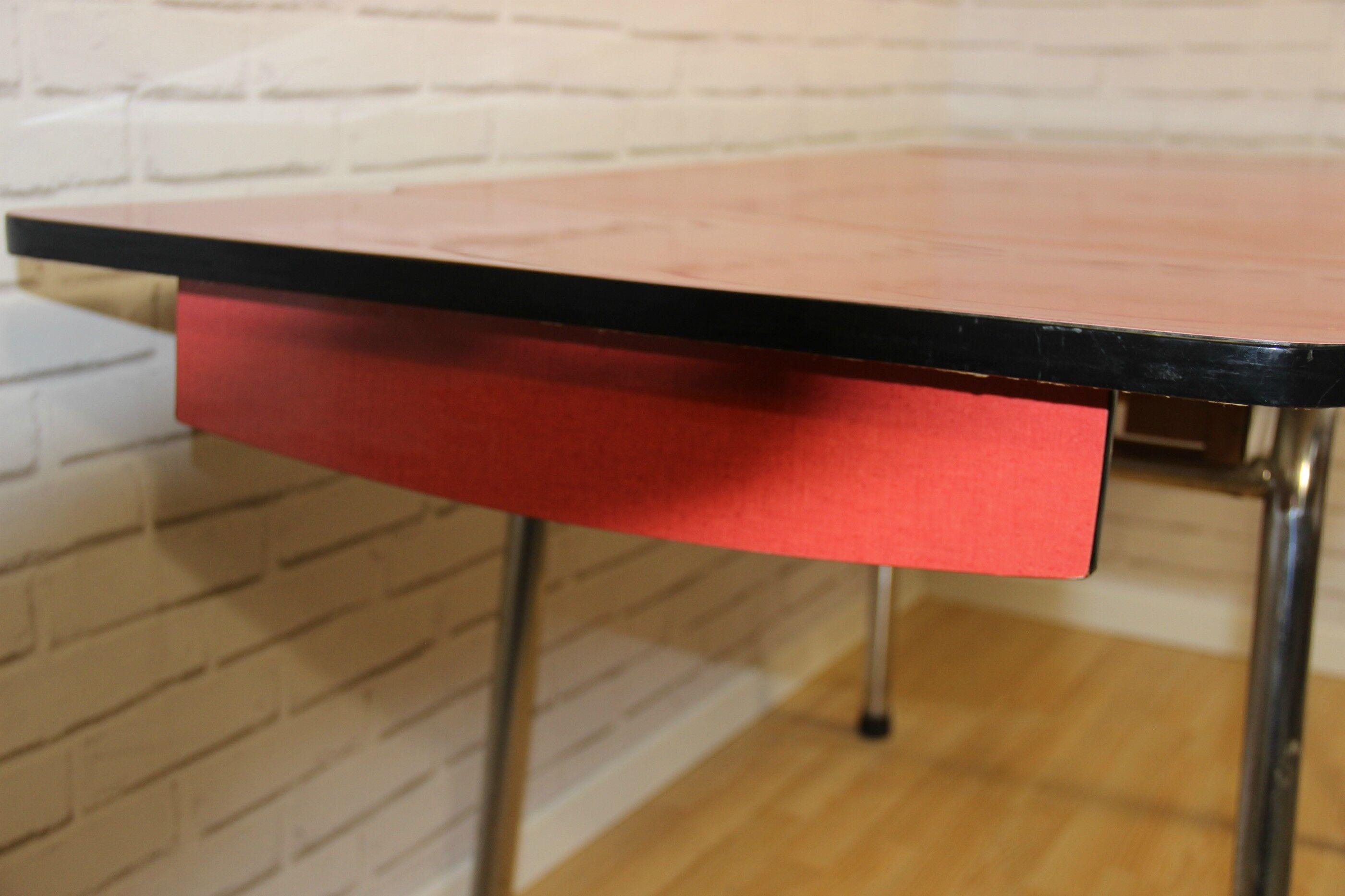 Formica  table