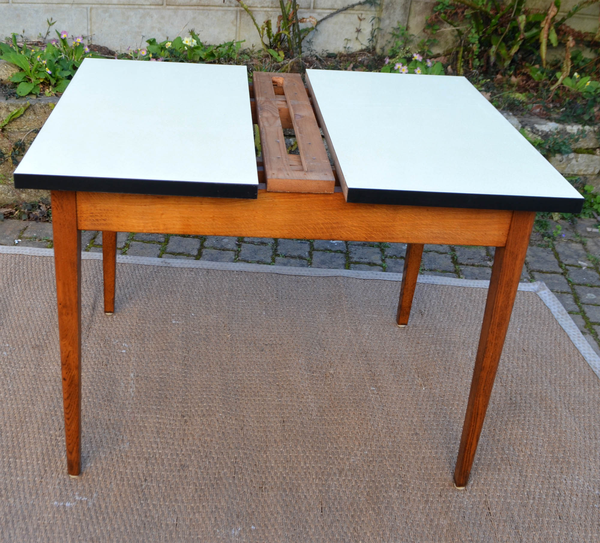 Table de cuisine formica