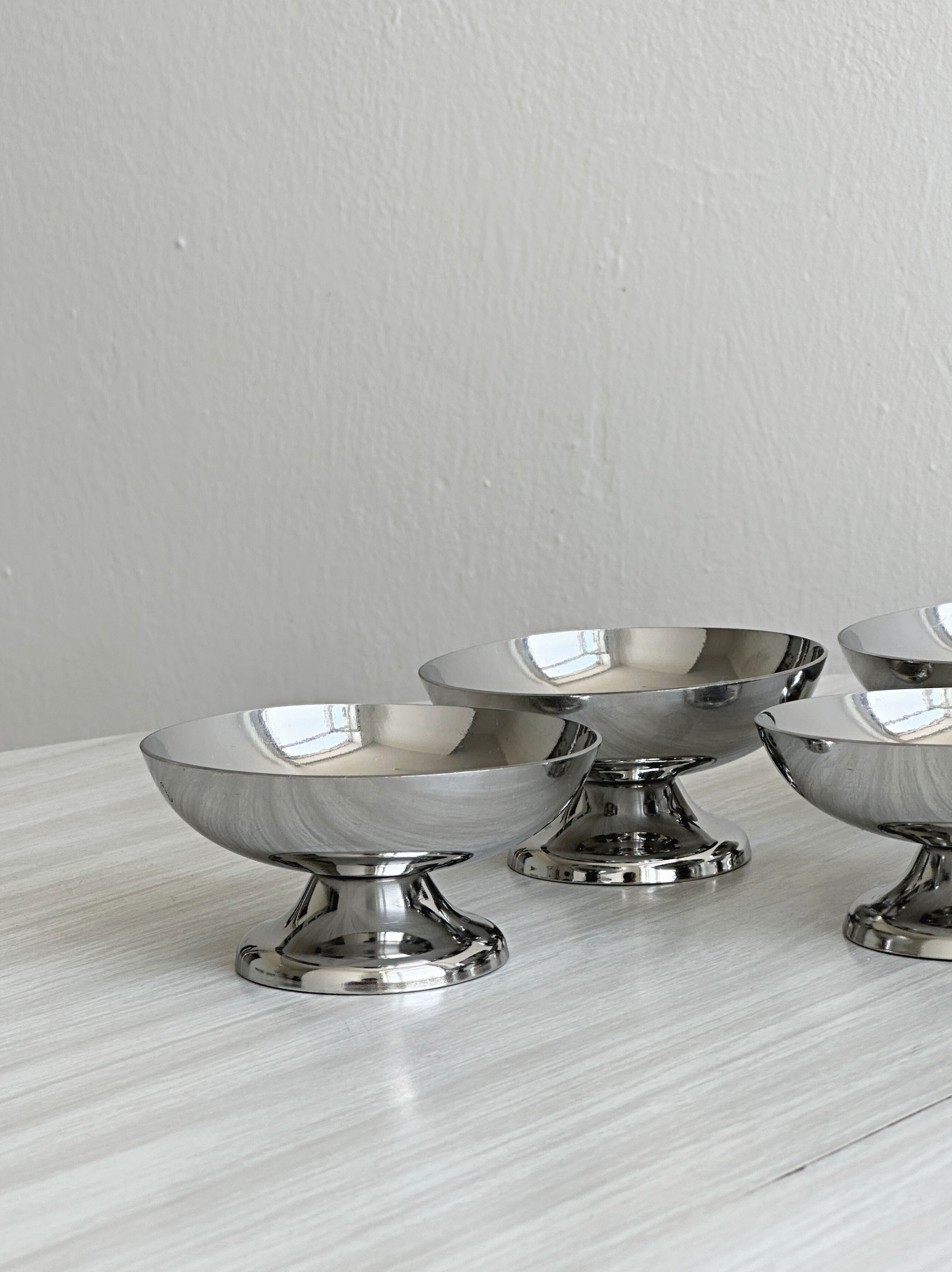Set of 6 footed bowls