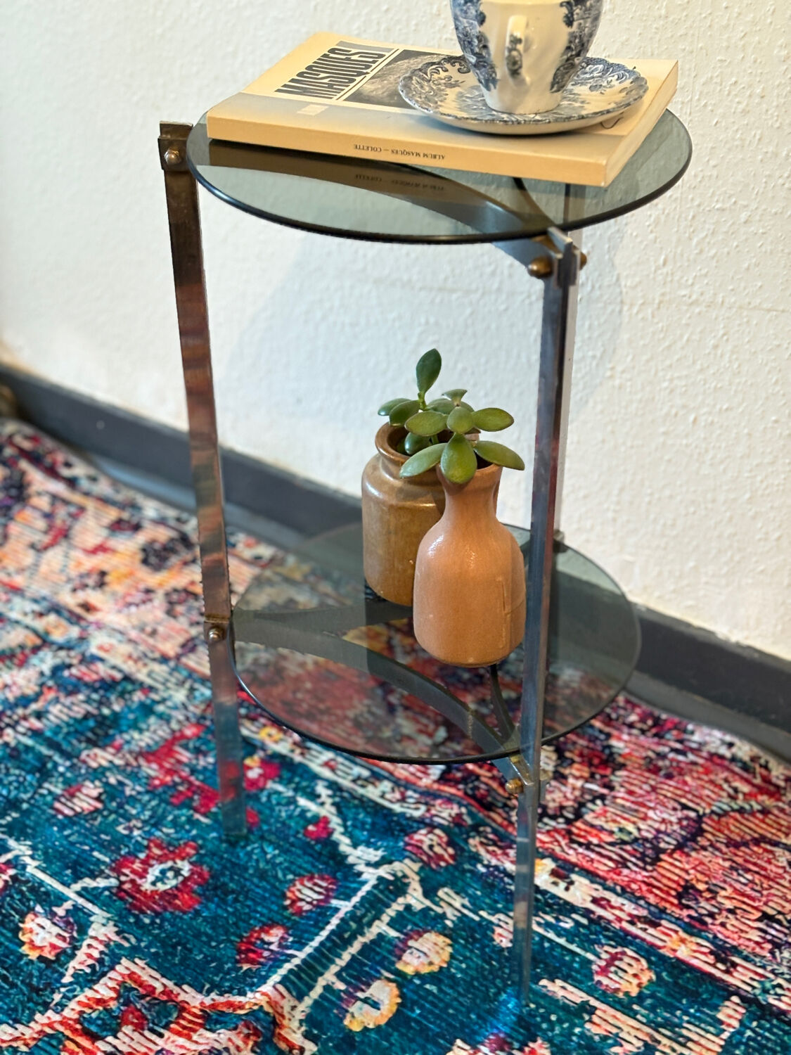 Sellette chromée et doubles plateaux