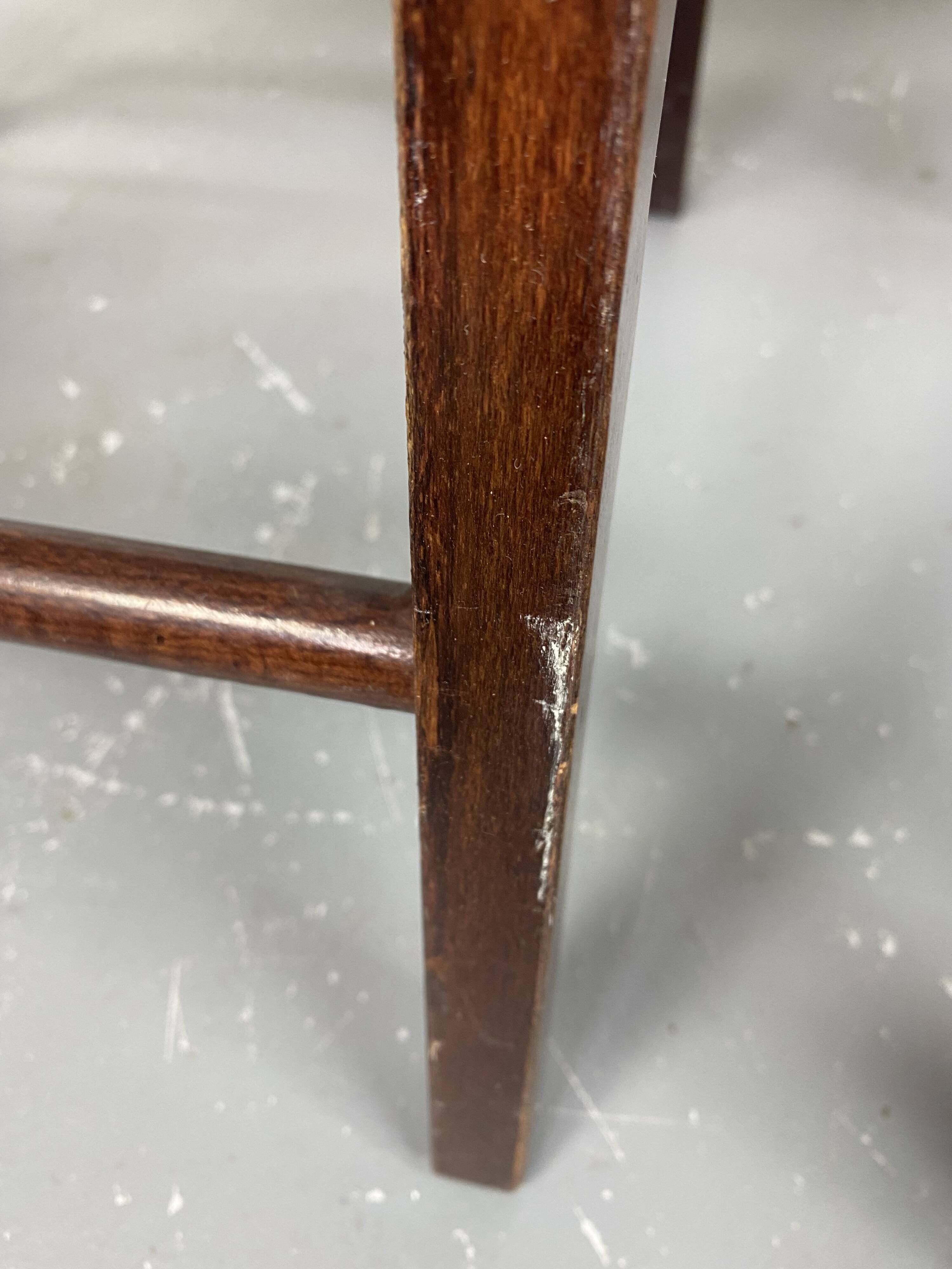 Lot folding chairs in canning