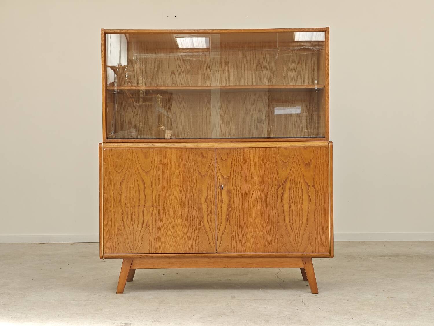 Buffet / Dresser U369/383 by Bohumil Landsman and Hubert Nepozitek for Jitona 1960