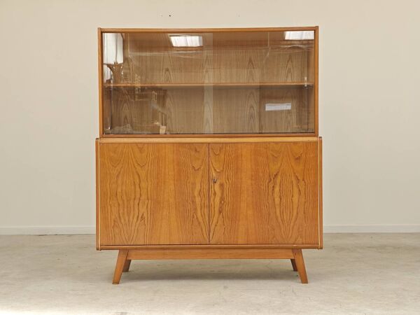 Buffet / Vaisselier U369/383 par Bohumil Landsman et Hubert Nepozitek pour Jitona 1960