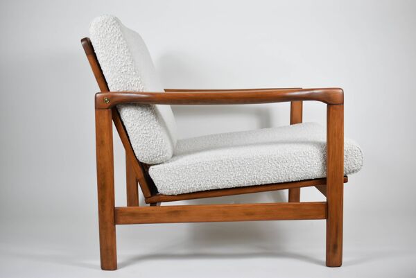 Fauteuil bouclé original Baczyk, restauré, blanc, teck
