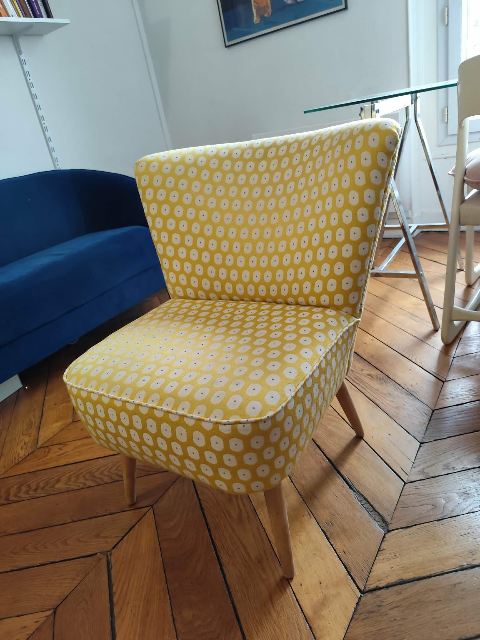 Cocktail chair