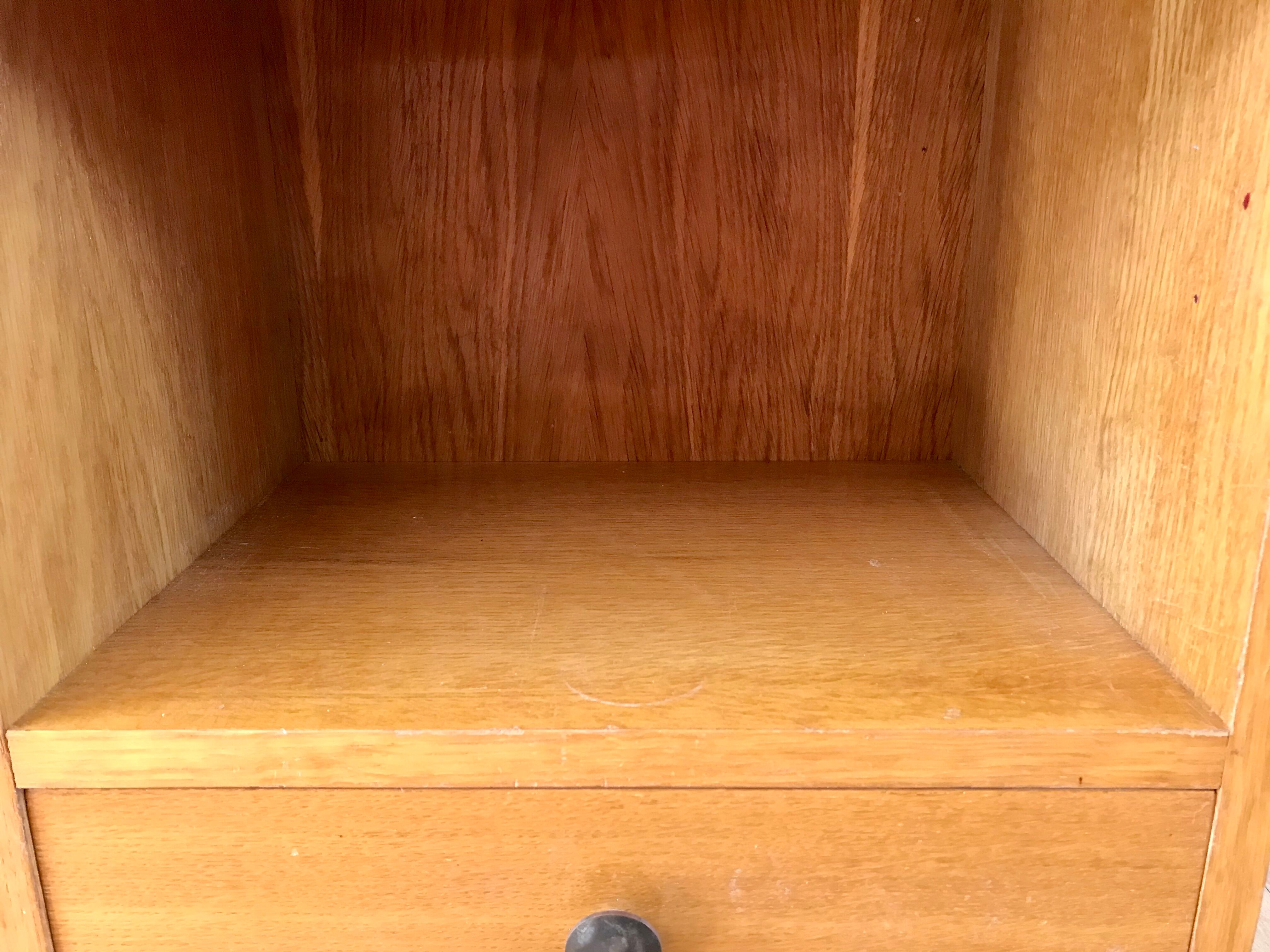 Storage in oak veneer 50s