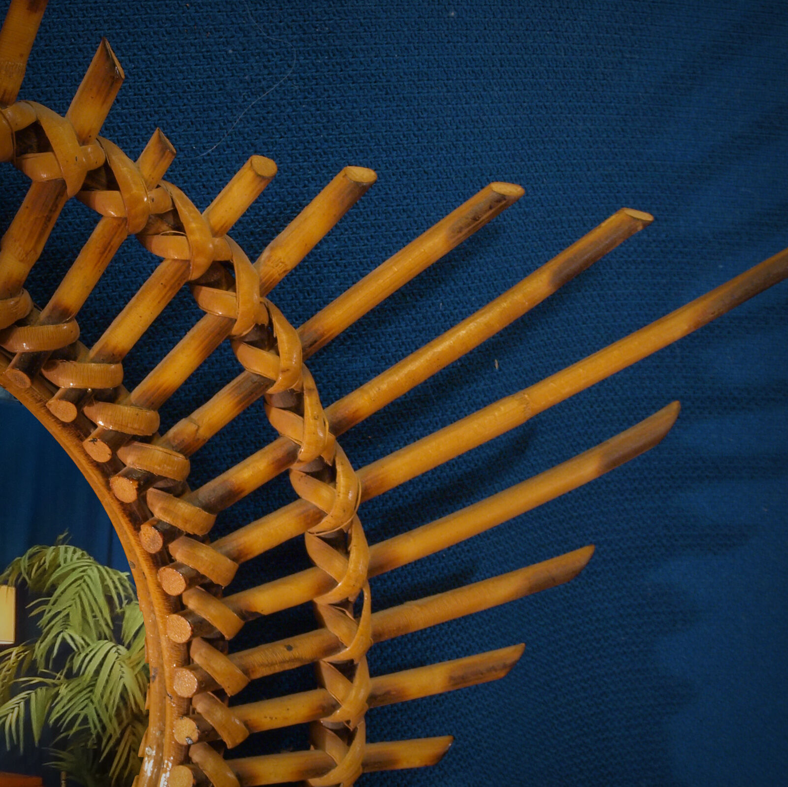 Large mirror sun rattan 65 cm