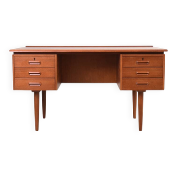 Bureau exécutif en teck danois des années 1960.