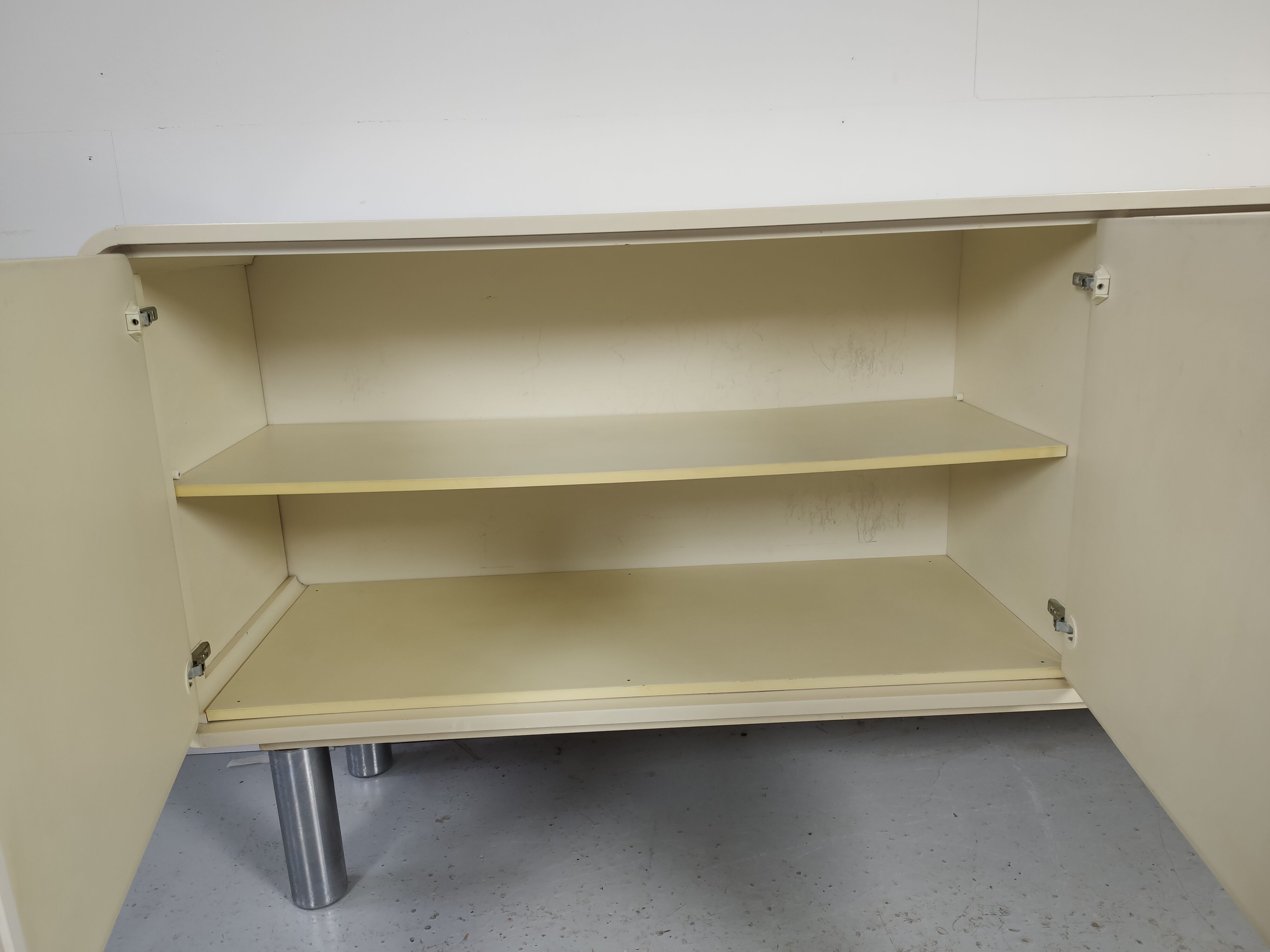 Vintage sideboard white space age 1970