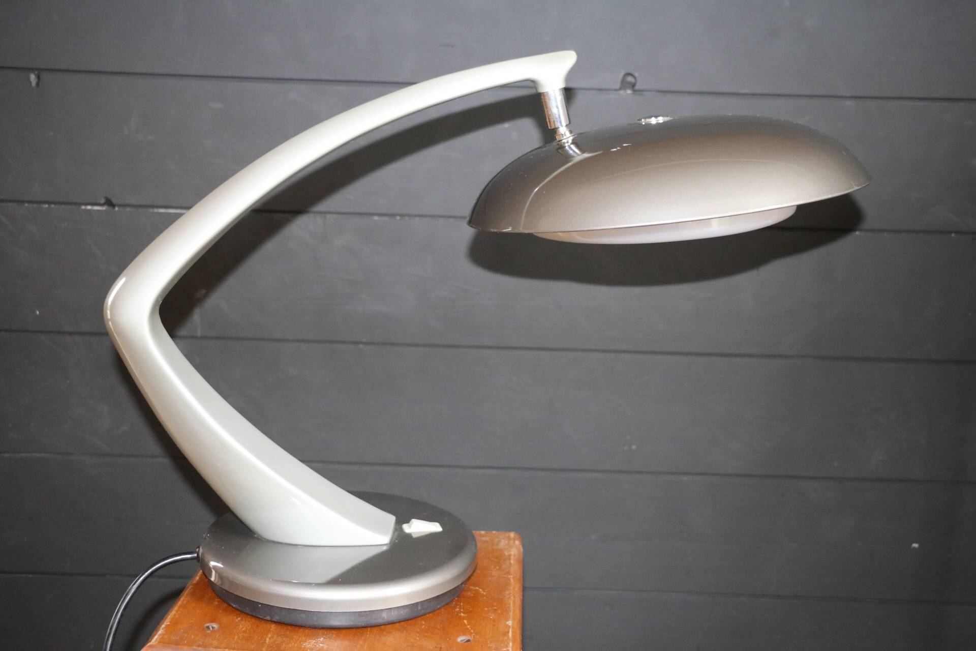 Metallic grey desk lamp FASE