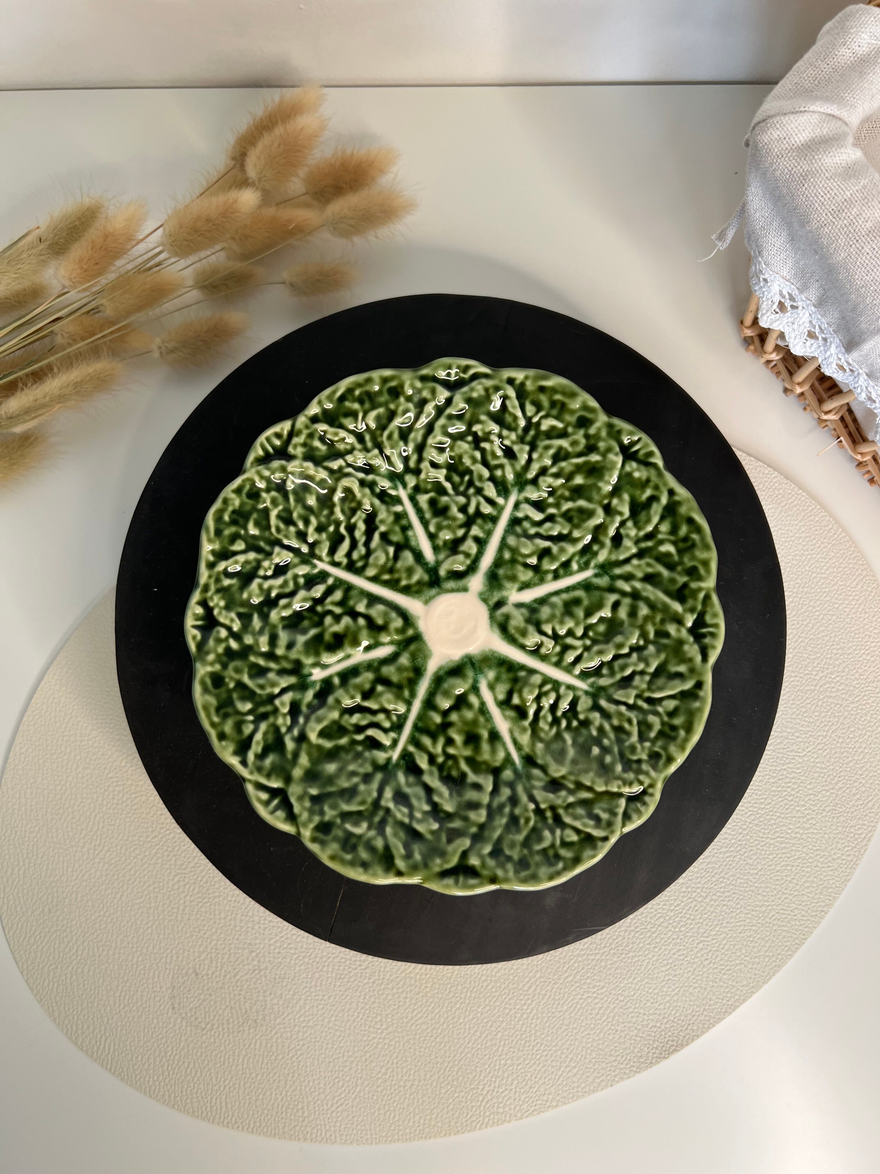 Cabbage plate in green slip