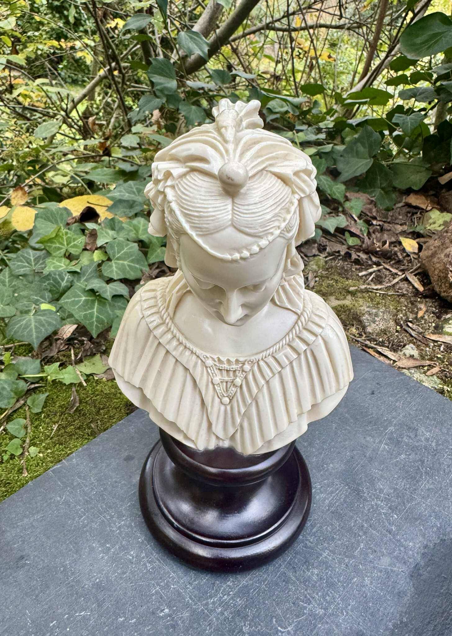 Italian Renaissance alabaster bust of the Madonna
